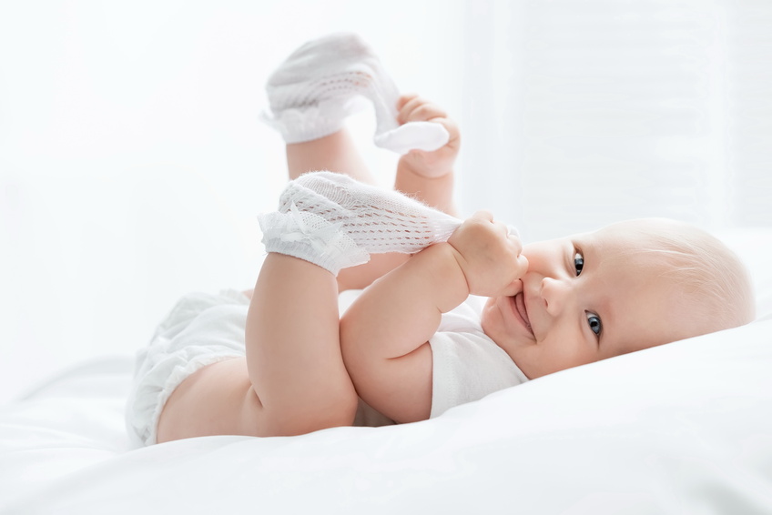 Cuidados del bebé, la mejor postura para dormir